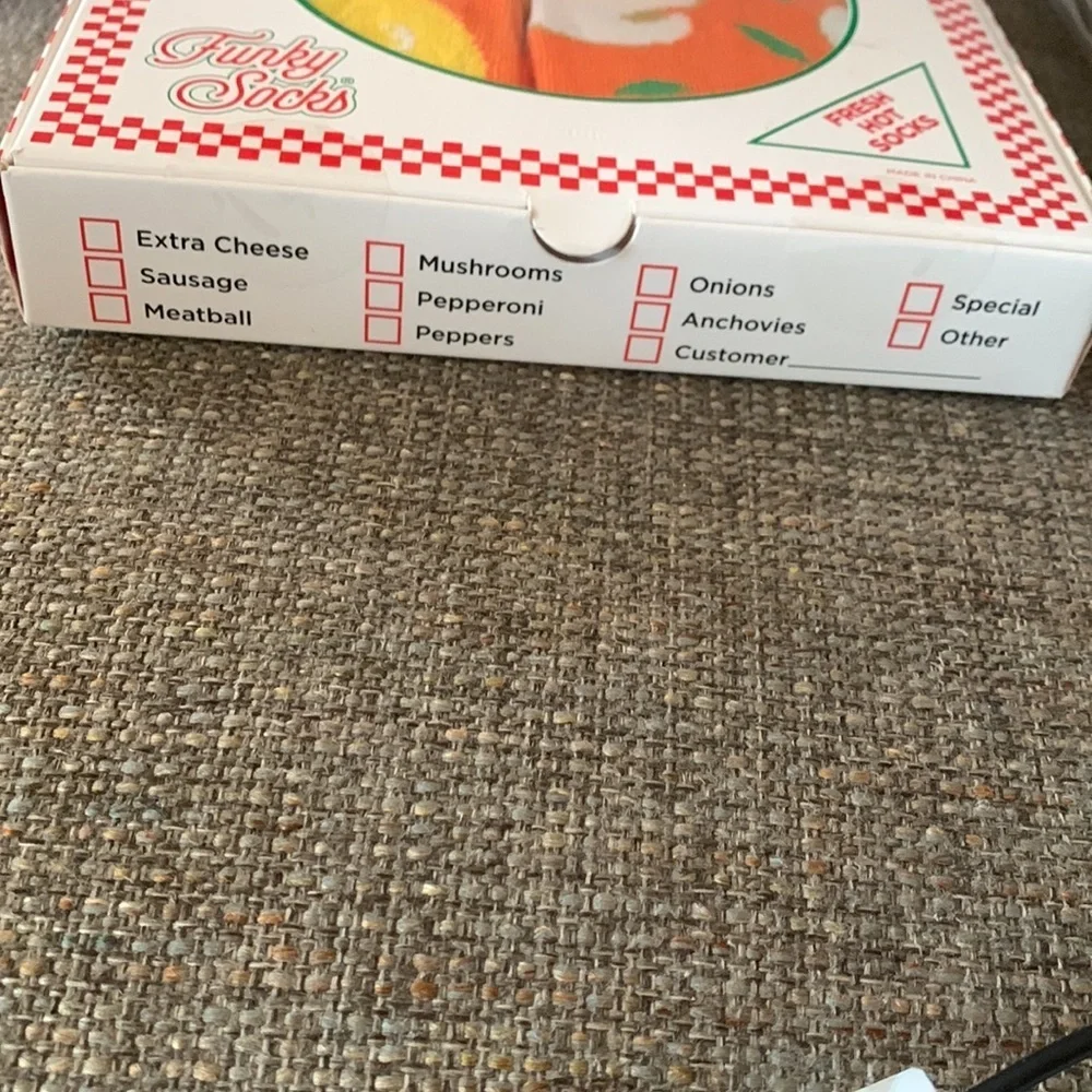 BNWT Funky Socks 4Pack of Socks in Pizza Box